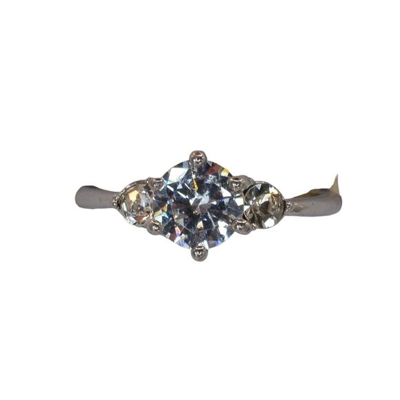 NWOT Fragrant Jewels Round-Cut Three-Stone Cubic Zirconia Ring Size 8.25 US - Picture 1 of 5